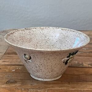 Studio Art Pottery Stoneware Bowl 8.5" Speckled Glaze 3D Bee Motif